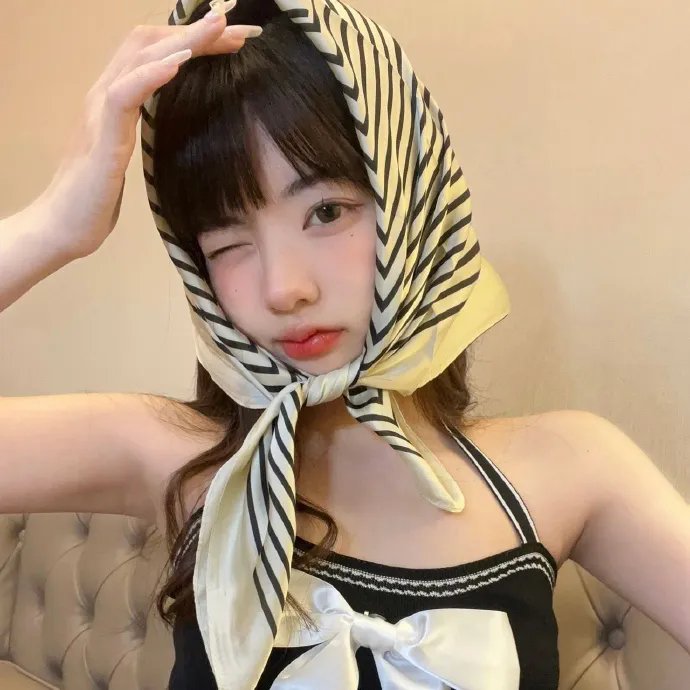 三个月亮